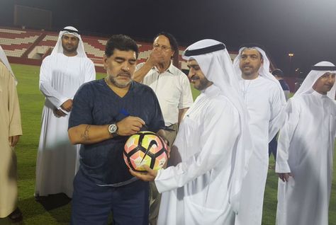 Maradona nommé entraîneur d'une D2 aux Emirats Arabes Unis