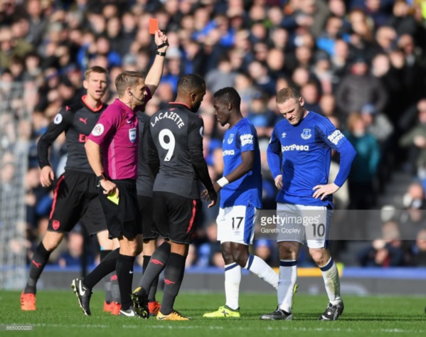 PREMIERE LEAGUE: Gana Gueye voit rouge pour la première fois en Angleterre