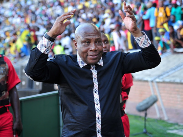 L'ancien coach de l'Afrique du Sud Ephraïm "Shakes" Mashaba à Polokwane pour soutenir Bafana-Bafana