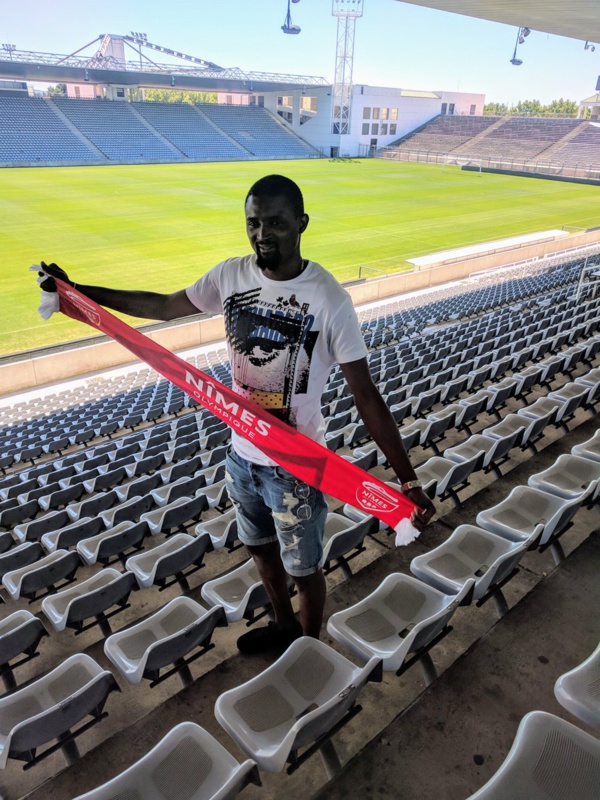 Moustapha Diallo signe à Nimes