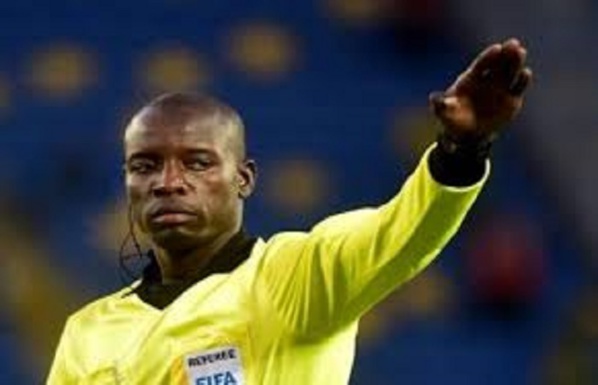 Rectification : l'arbitre battu par les joueurs de Sfax n’est pas Maguette Ndiaye