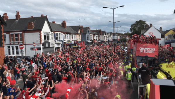 VIDEO-Liverpool : une marée humaine pour fêter le sacre, Admirez l’ambiance !