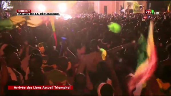 Accueil triomphal des Lions au palais de la république