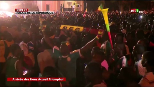 Accueil triomphal des Lions au palais de la république