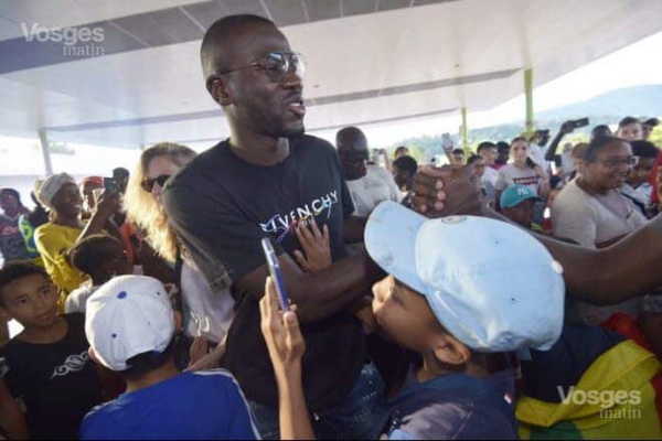 Kalidou Koulibaly accueilli en héros dans sa ville natale en France