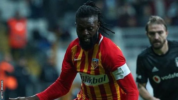 Mercato : Emmanuel Adebayor rejoint le club paraguayen Olimpio Asuncion