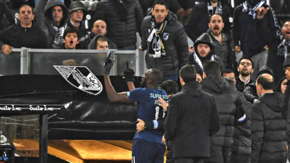 Victime de cris racistes, Moussa Marega quitte le terrain