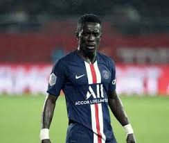 Idrissa Gana Gueye sur son éventuel départ du PSG: « j’ai parlé avec Léonardo »