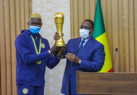 Beach soccer : Macky Sall offre 10 millions à chaque joueur et au staff technique