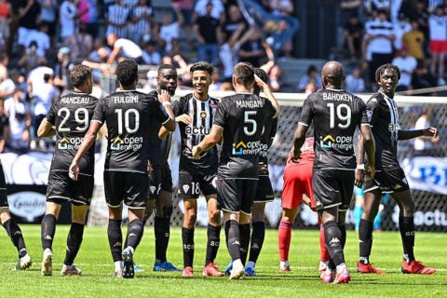 Ligue 1 : Angers reçoit et corrige Lyon (0-3)