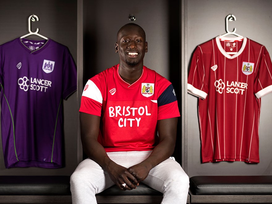 ACHETÉ A 6 MILLIONS D'EUROS: Famara Diedhiou, joueur le plus cher de l'histoire de Bristol City