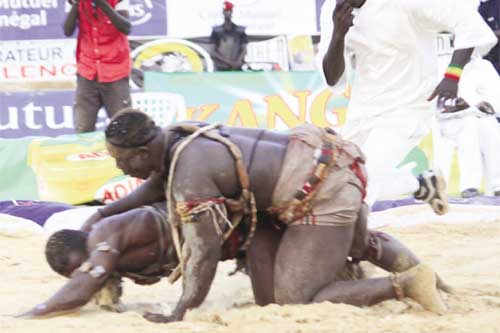 Lutte : Modou Anta se défait de Mandione