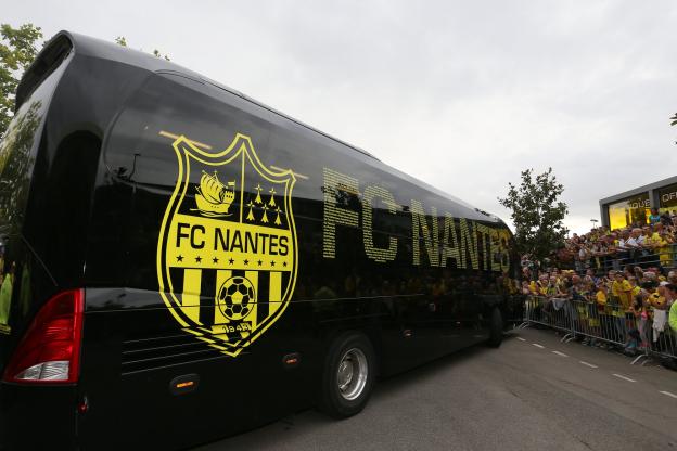 Le bus de Nantes arrêté par des « gilets jaunes » à Saint-Étienne, Kara Mbodji y était