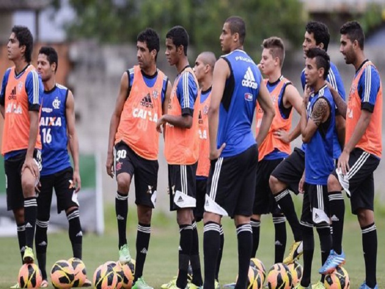 Un incendie du club de football Flamengo à Rio de Janeiro fait 10 morts