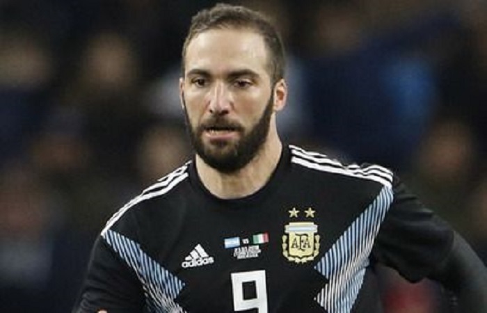 Argentine : Higuain annonce sa retraite internationale et vide son sac