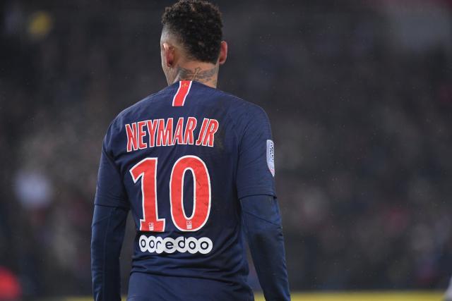 Neymar suspendu trois matchs pour insultes après le match contre Manchester United