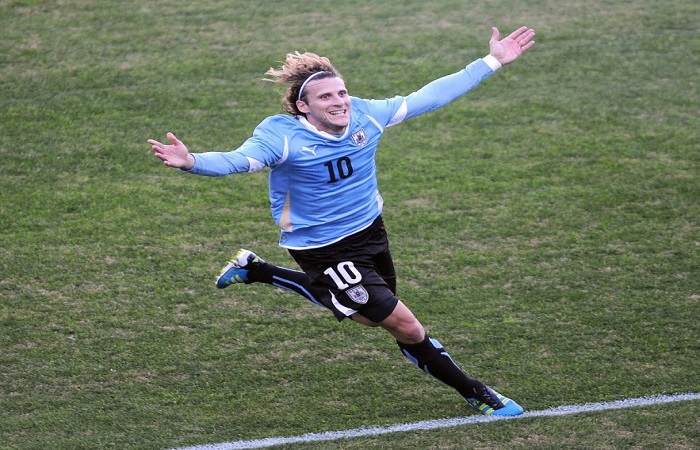 Uruguay : Diego Forlan annonce la fin de sa carrière