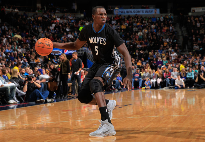 Expatrié-Les Wolves saluent le « professionnel » Gorgui Dieng