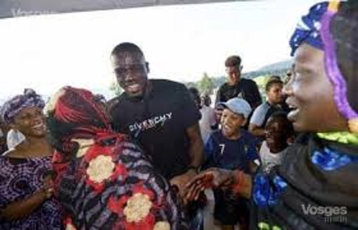 Italie : Kalidou Koulibaly au service des ambulants sénégalais et SDF