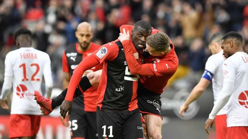 Ligue 1 : Rennes s’impose devant Nimes, Mbaye Niang met un doublé et signe son 10ème but