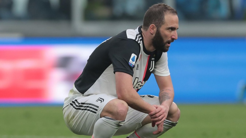 Italie: mis en quarantaine, Higuain fugue et s'envole pour l'argentine