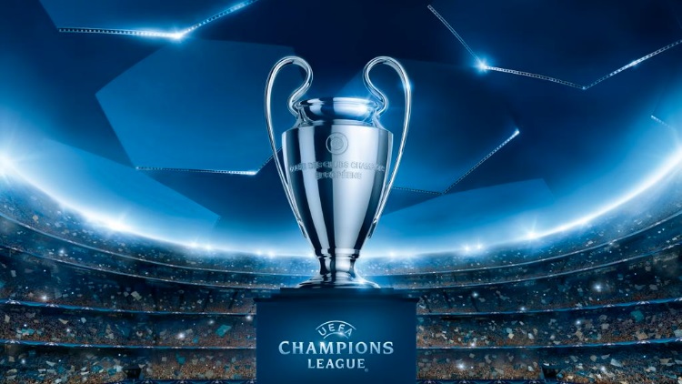 Trophée De Coupe De La Ligue Des Champions De L'UEFA Sur Le