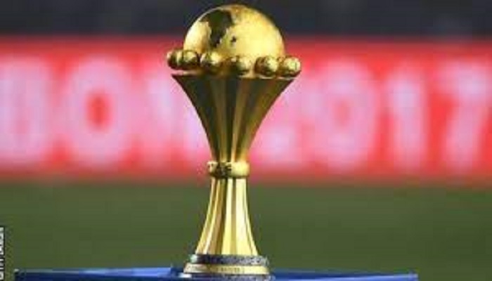 Le trophée de la CAN 2021 à Dakar, le 4 octobre