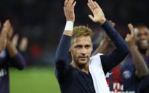 L’incroyable prime que touche Neymar s’il va applaudir les supporters avant et après les matches…