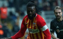 Mercato : Emmanuel Adebayor rejoint le club paraguayen Olimpio Asuncion